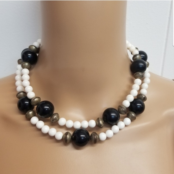 VINTAGE WHITE & BLACK ACRYLIC BEADED DOUBLE LAYERED WIRE COLLAR NECKLACE - Picture 1 of 4